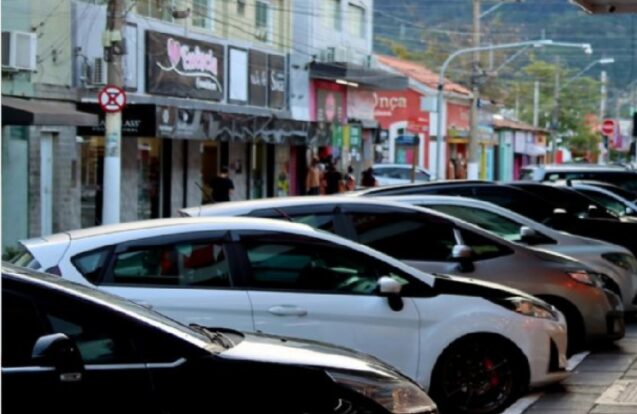 São Sebastião regulamenta Zona Azul no Centro, mas cobrança ainda não começou