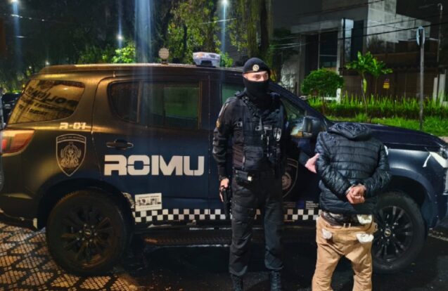 Taubaté GCM prende homem por tráfico no Parque Urupês