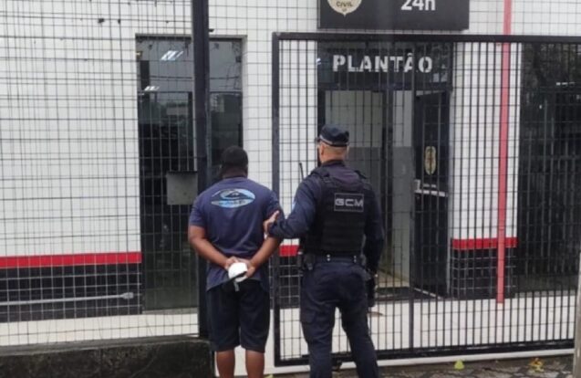 Taubaté GCM prende homem procurado após alerta de câmeras