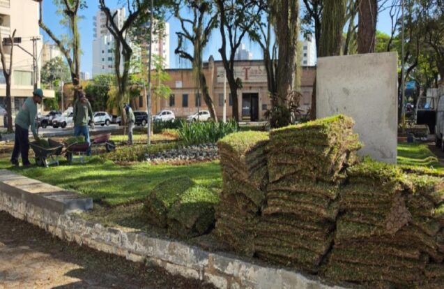 Taubaté renova paisagismo da Praça da CTI