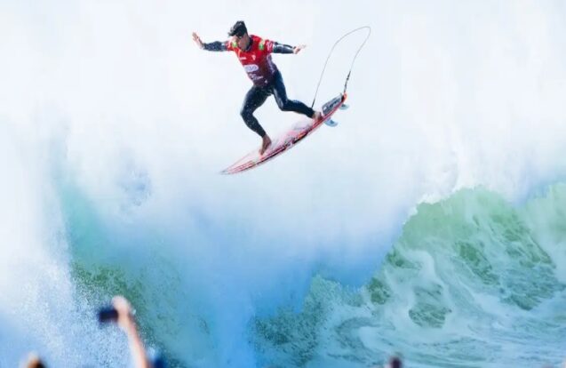 Gabriel Medina, de São Sebastião, é vice-campeão em Portugal e sobe no ranking mundial
