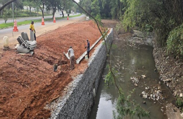 Taubaté conclui muro de contenção perto do Sedes e avança em obras contra erosão